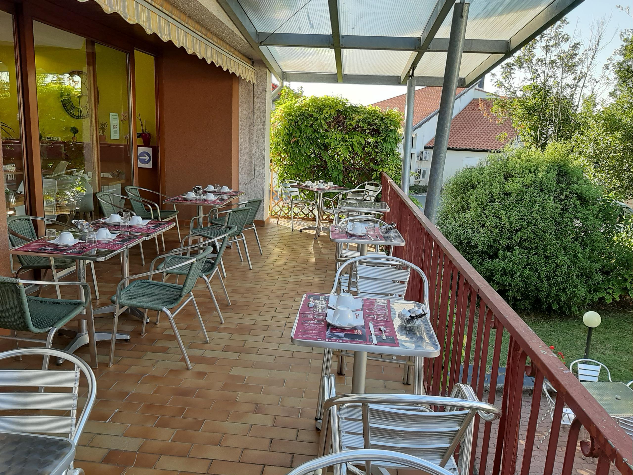 Sure Hotel By Best Western Saintes Exterior photo