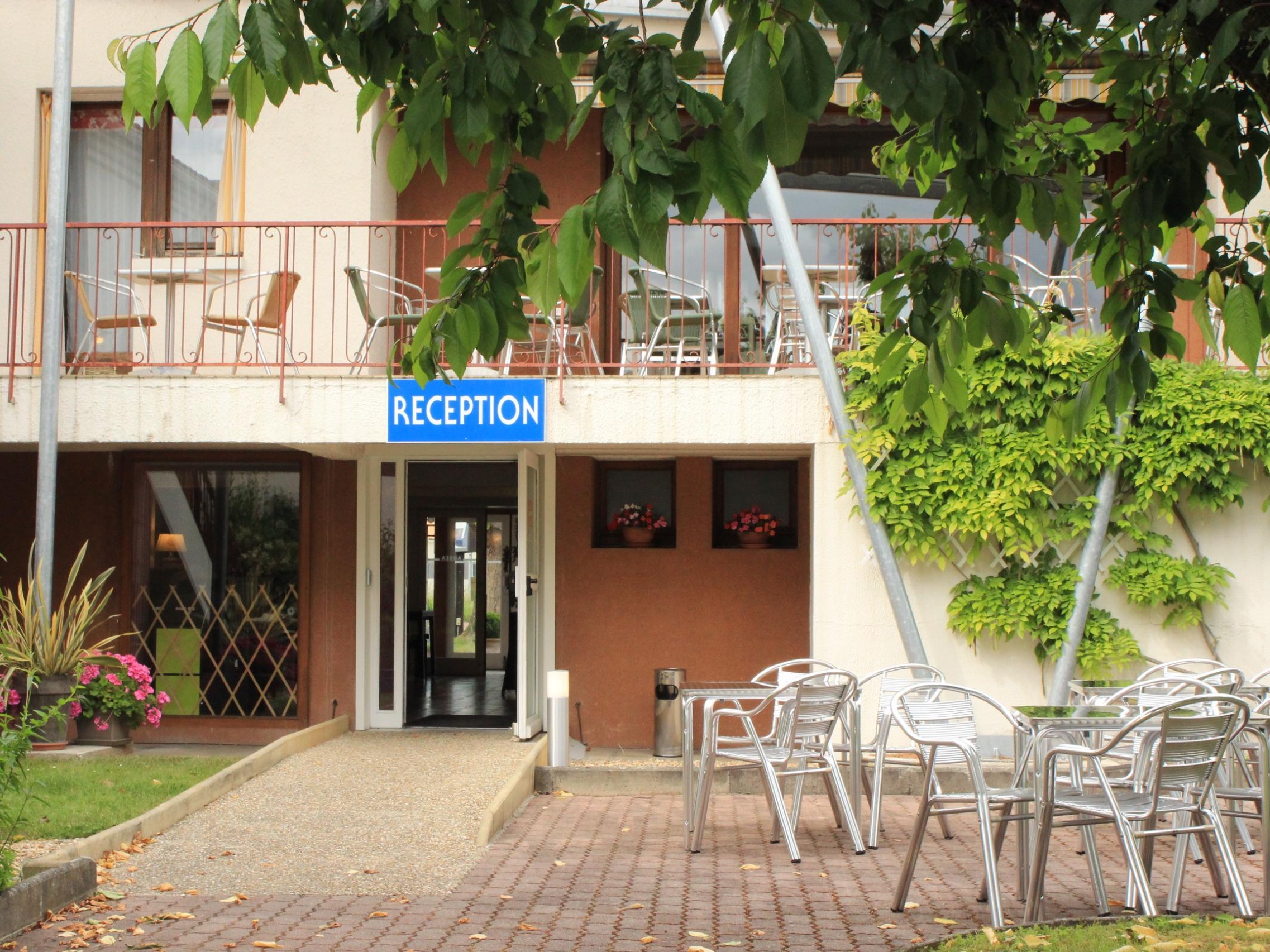 Sure Hotel By Best Western Saintes Exterior photo