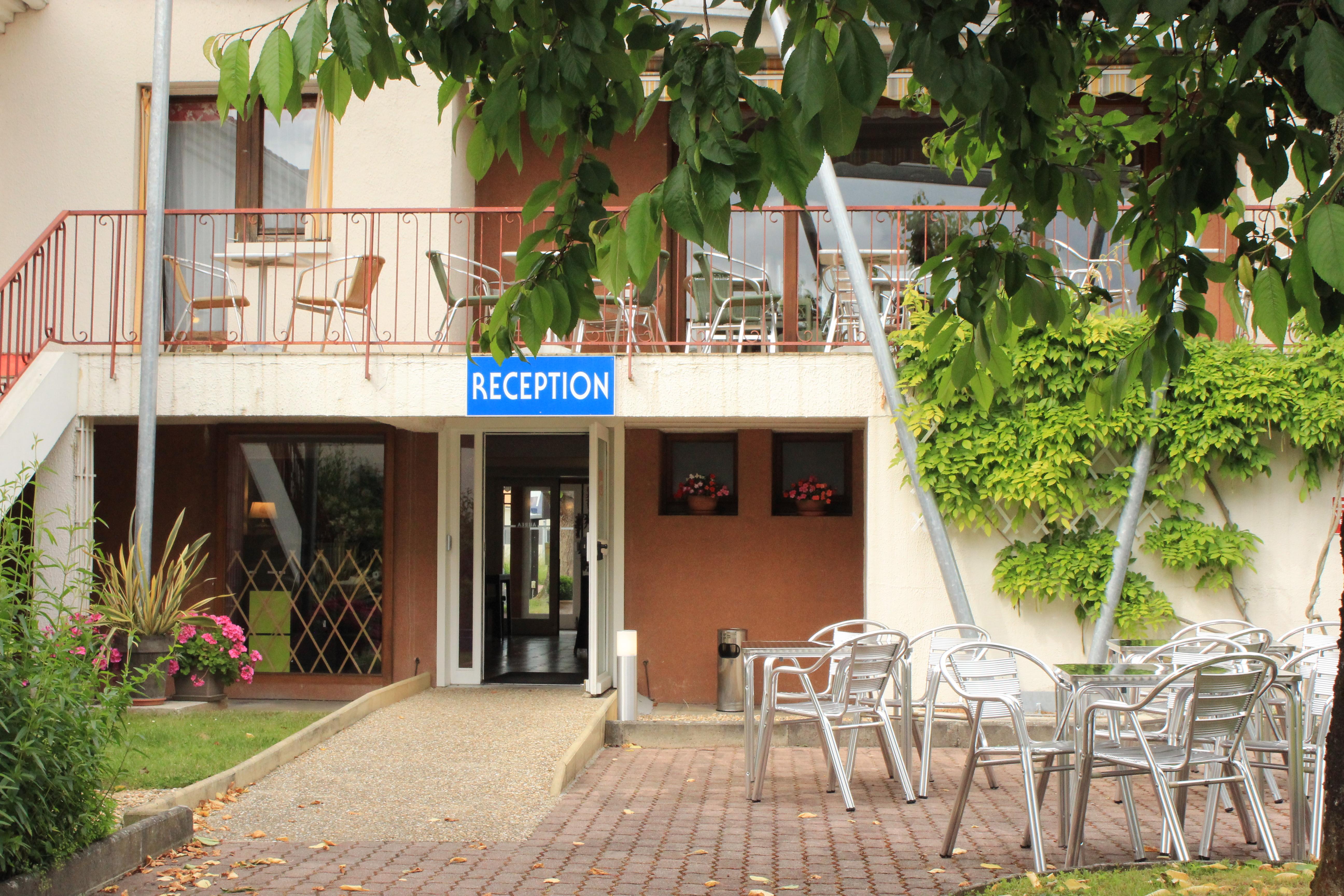 Sure Hotel By Best Western Saintes Exterior photo