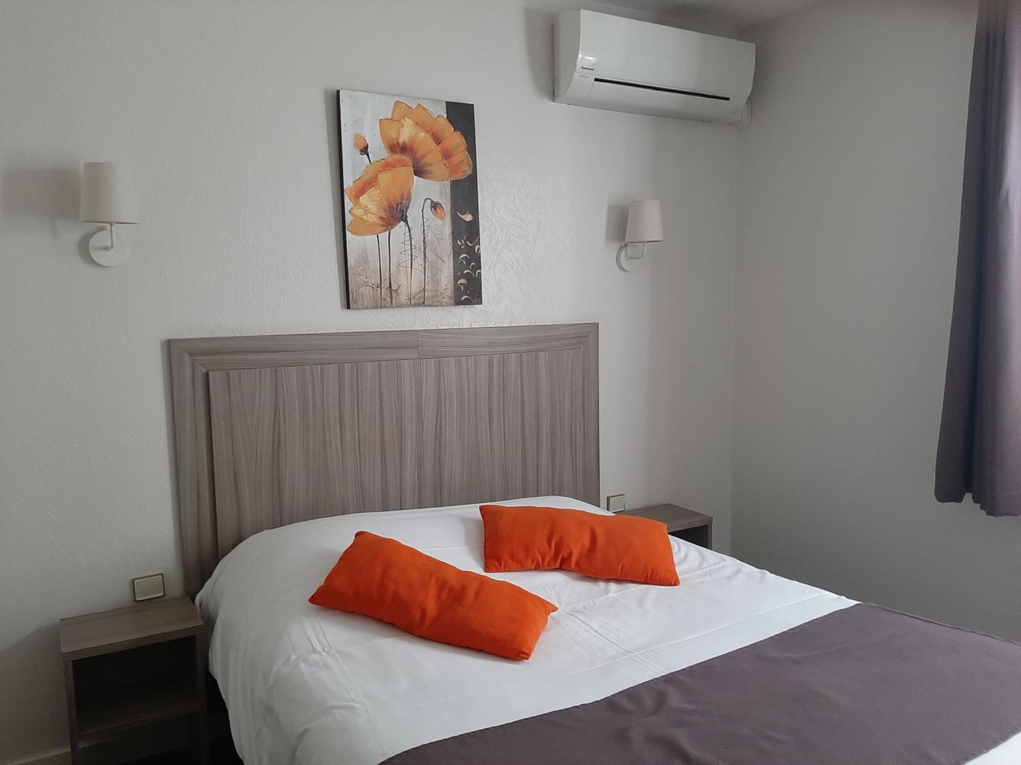 Sure Hotel By Best Western Saintes Exterior photo