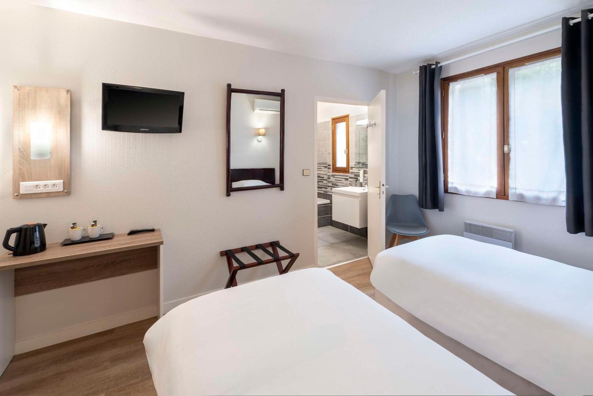 Sure Hotel By Best Western Saintes Exterior photo