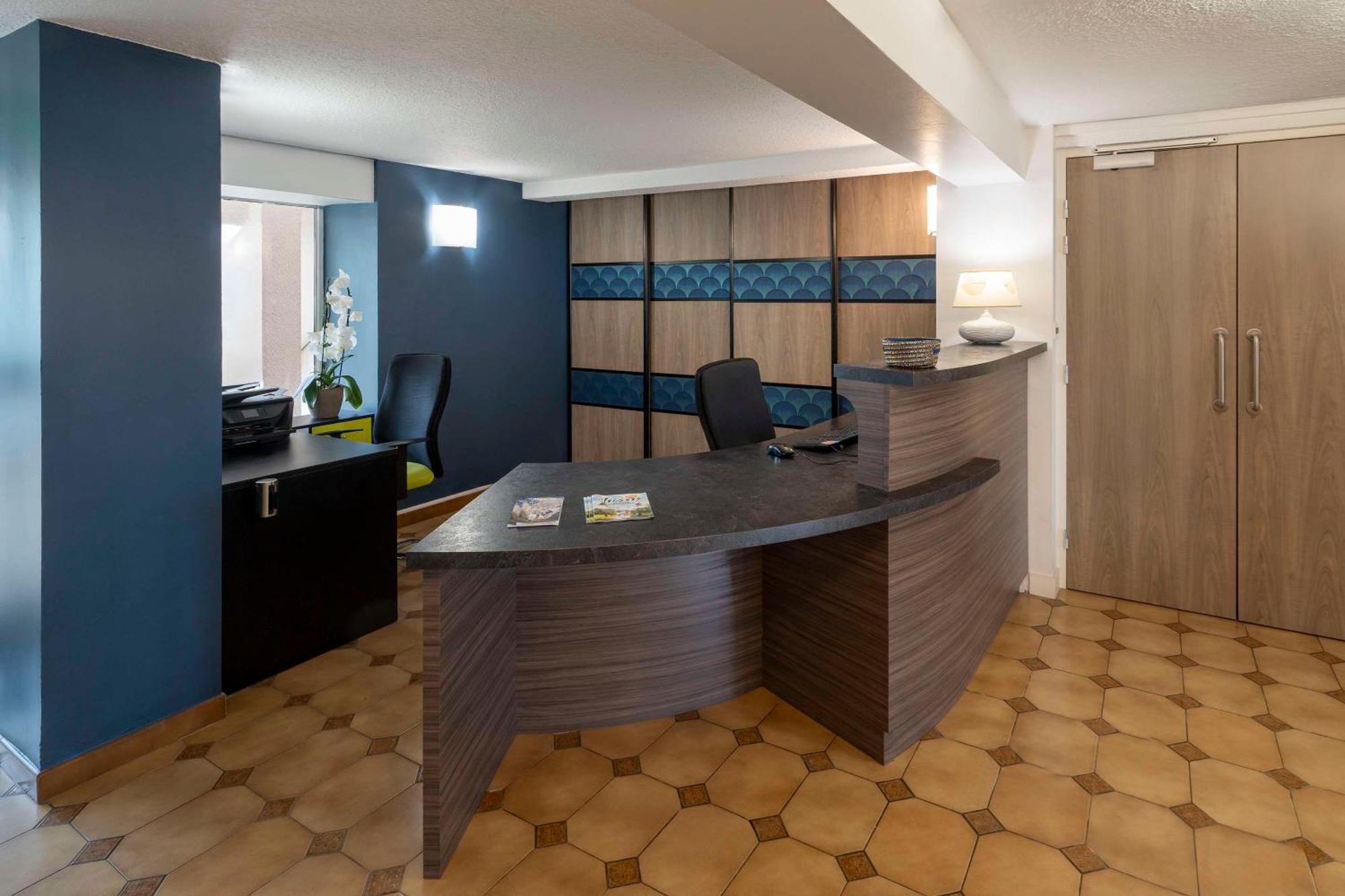 Sure Hotel By Best Western Saintes Exterior photo
