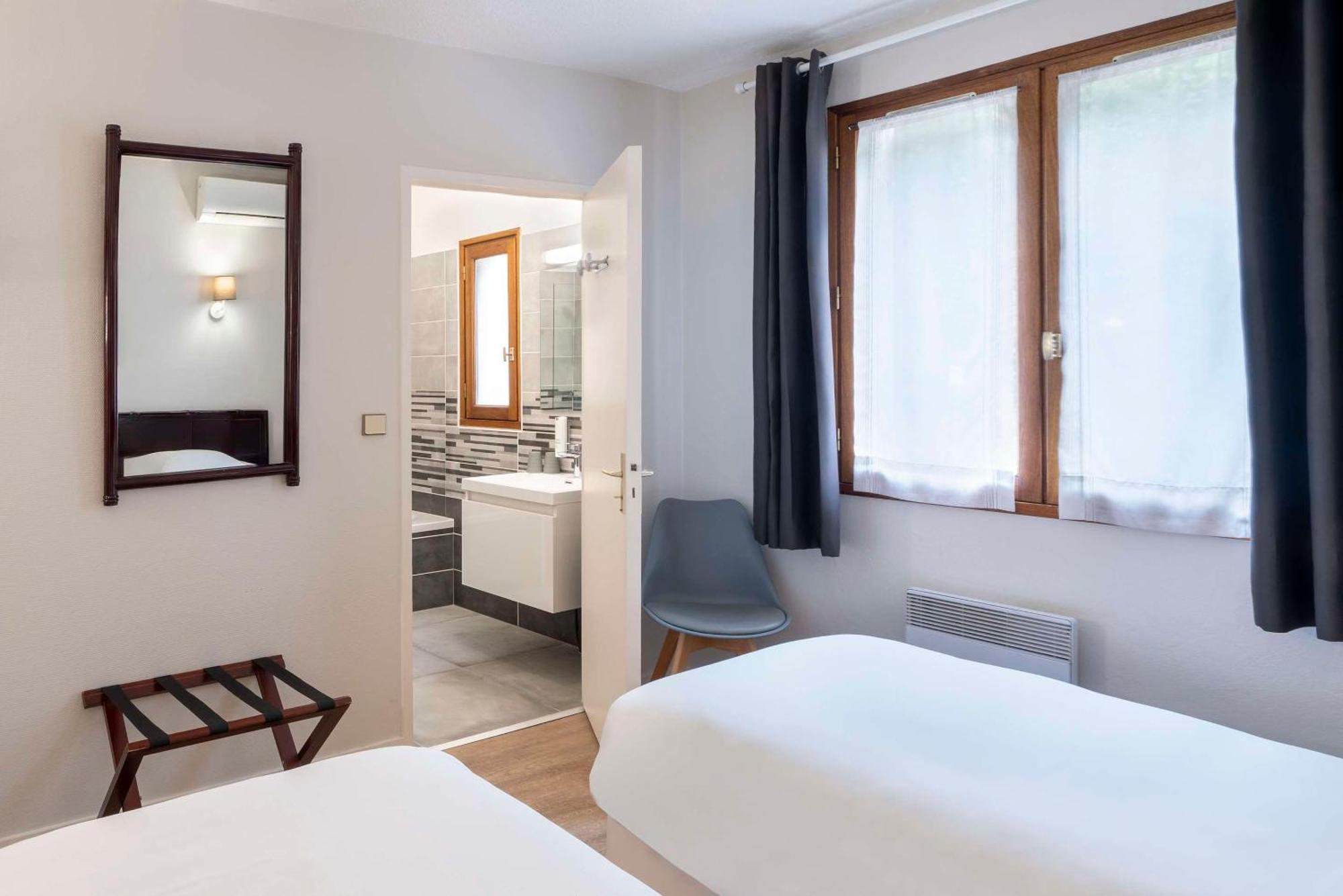 Sure Hotel By Best Western Saintes Exterior photo