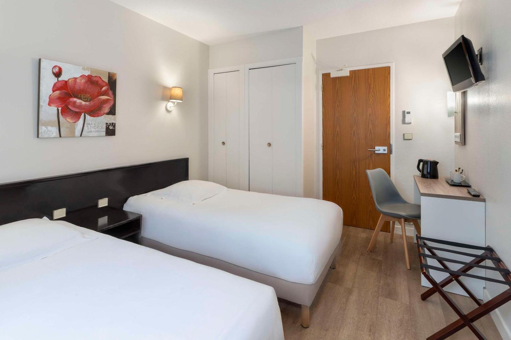 Sure Hotel By Best Western Saintes Exterior photo