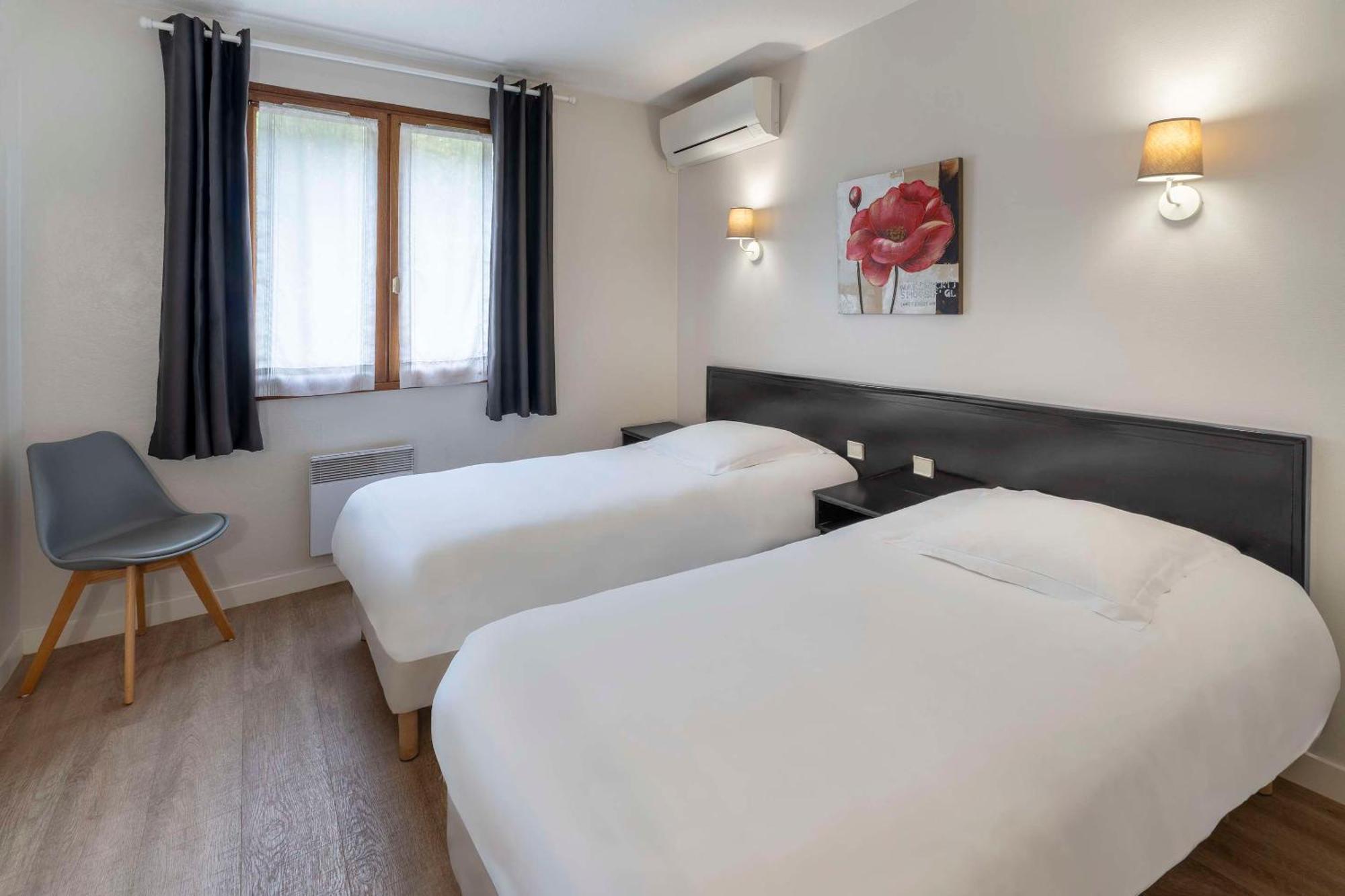 Sure Hotel By Best Western Saintes Exterior photo