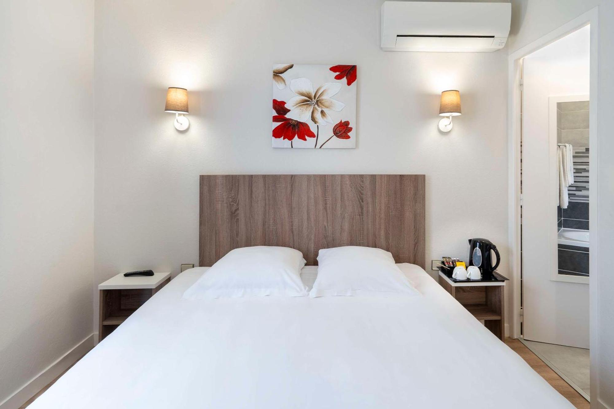 Sure Hotel By Best Western Saintes Exterior photo