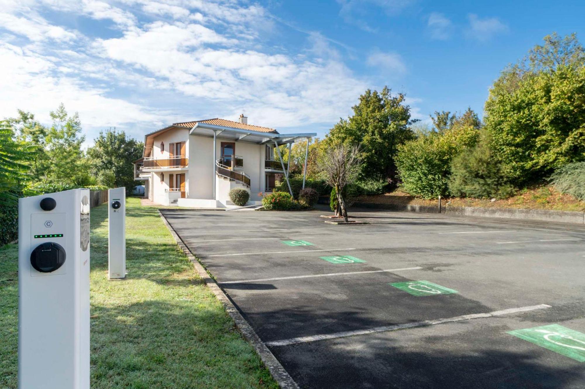 Sure Hotel By Best Western Saintes Exterior photo