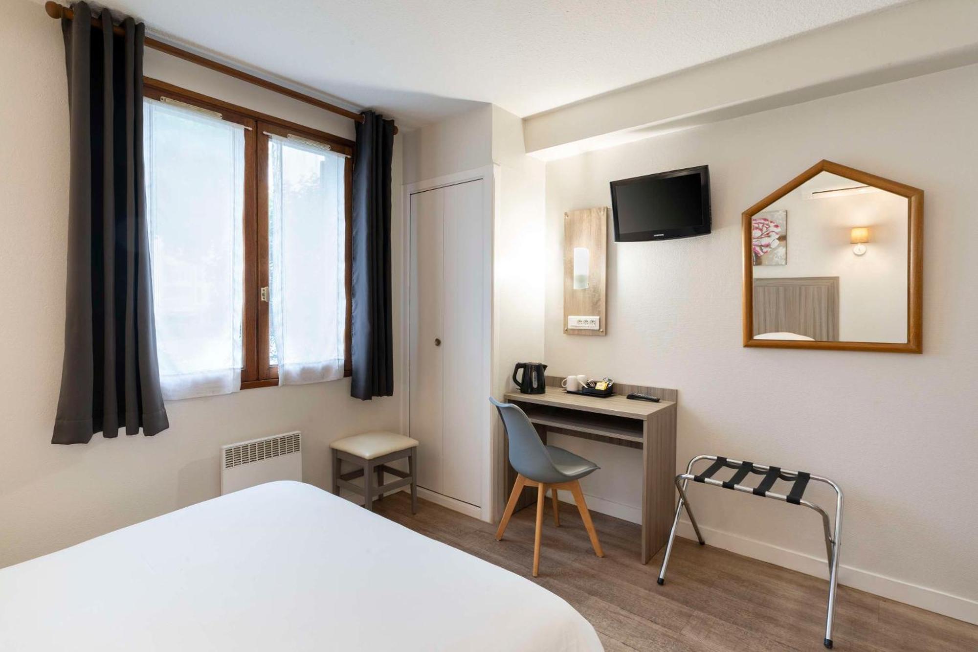 Sure Hotel By Best Western Saintes Exterior photo